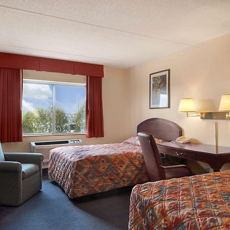 Super 8 By Wyndham Manchester Airport Pokój zdjęcie