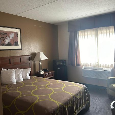 Super 8 By Wyndham Manchester Airport Zewnętrze zdjęcie