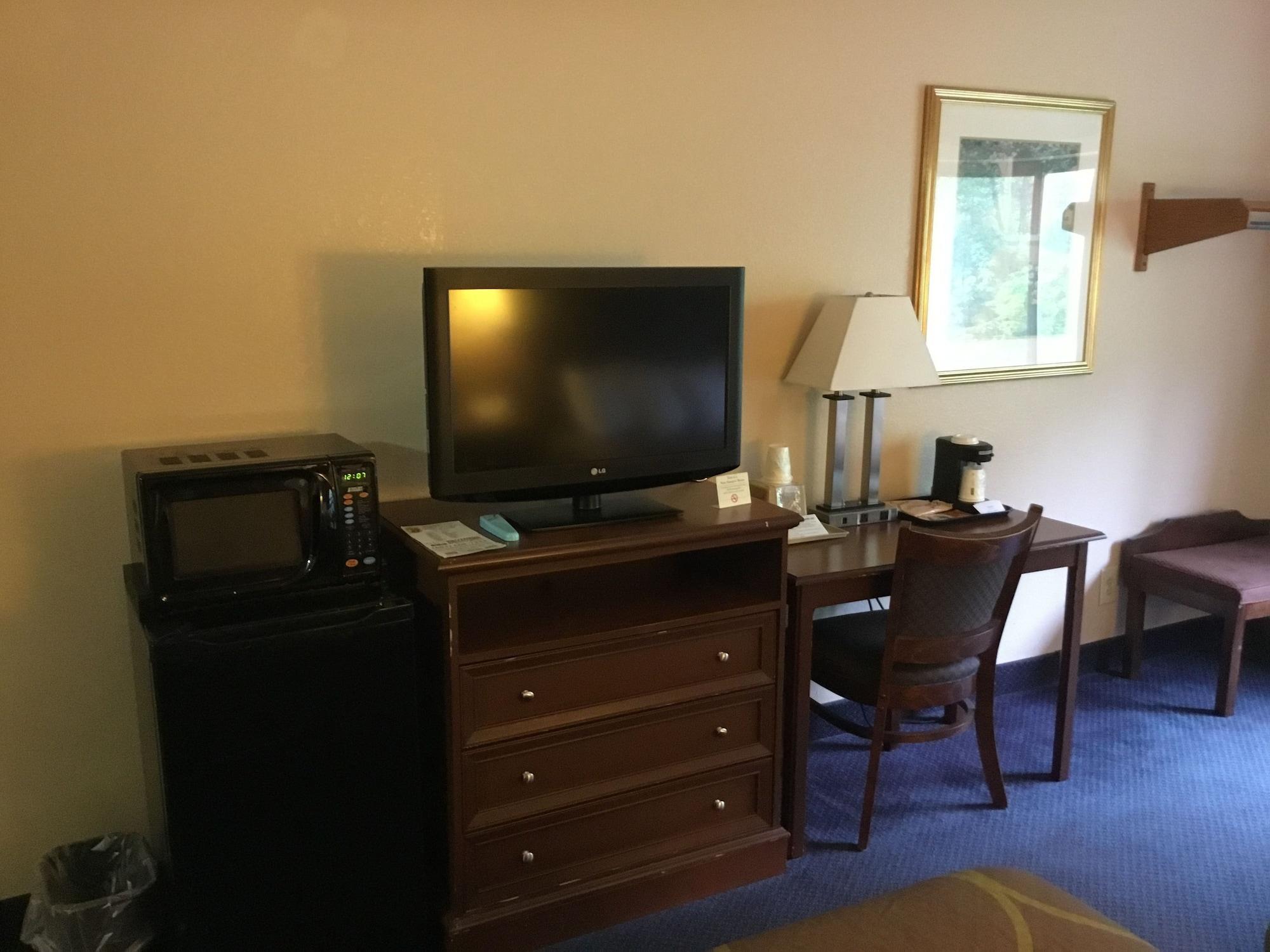 Super 8 By Wyndham Manchester Airport Zewnętrze zdjęcie